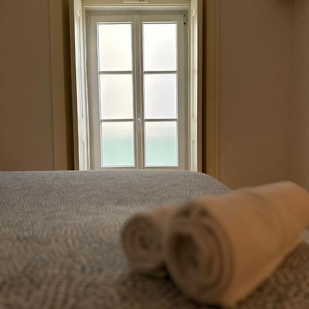 Central Bedroom In Shared House In Chiado - Historic Center Of Lisbon Bagian luar foto
